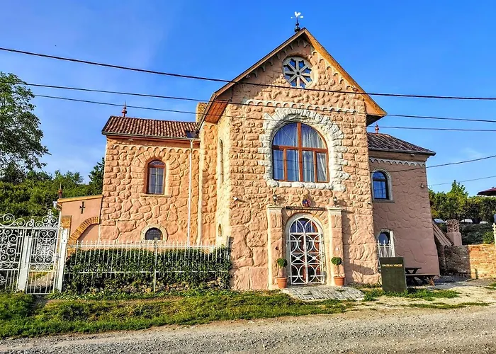 Отель Chateau Vincze
