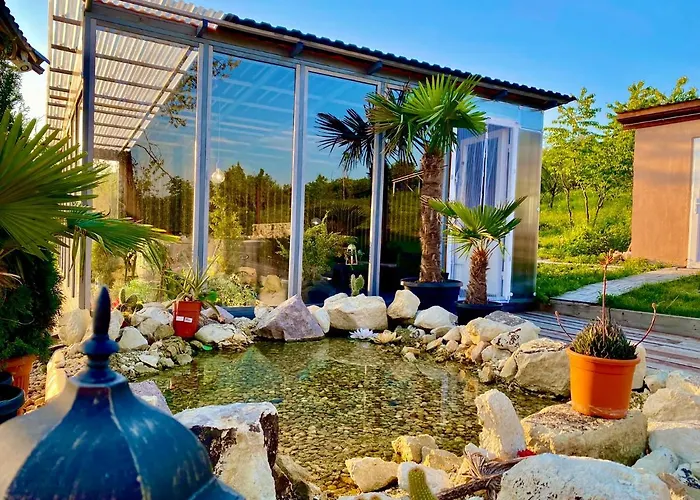 Chateau Vincze 酒店